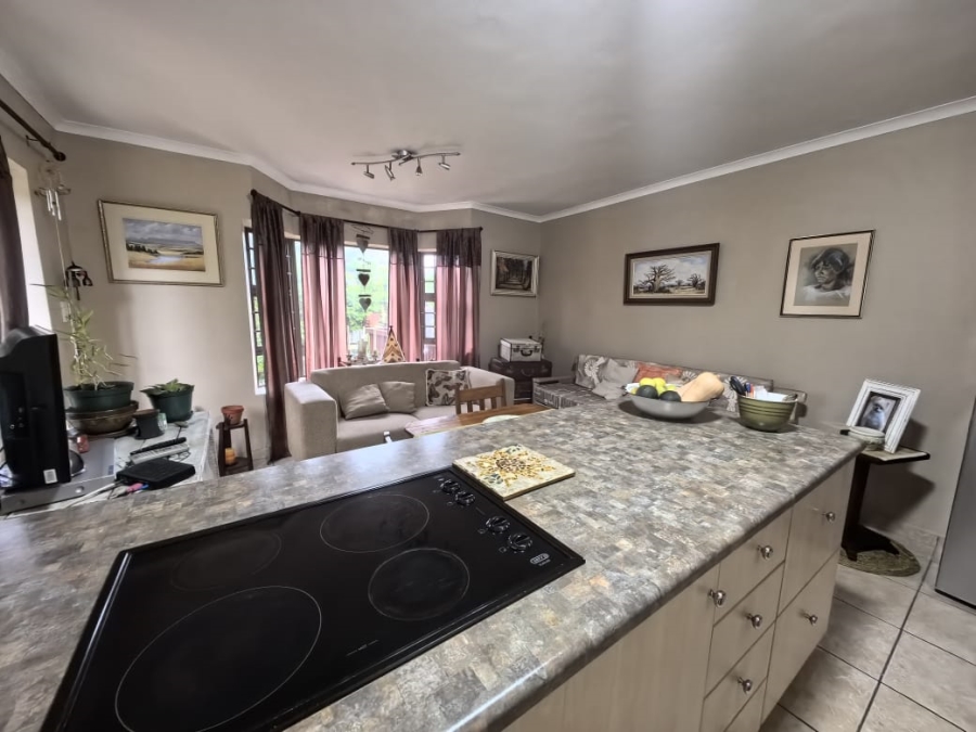 5 Bedroom Property for Sale in Reebok Western Cape